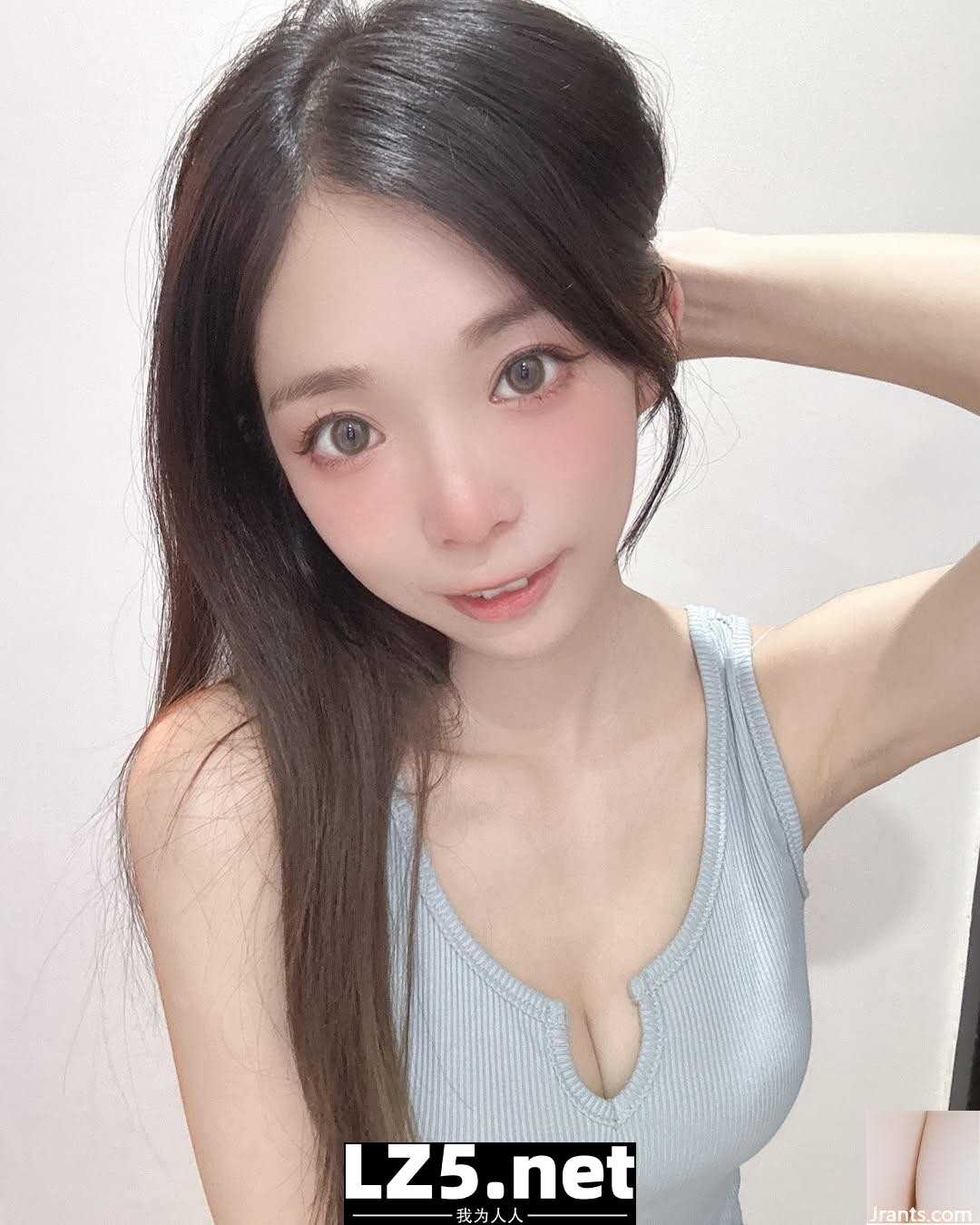 「千緒Tracy」絕頂嫩白身材露出 好吸引人 (10P)