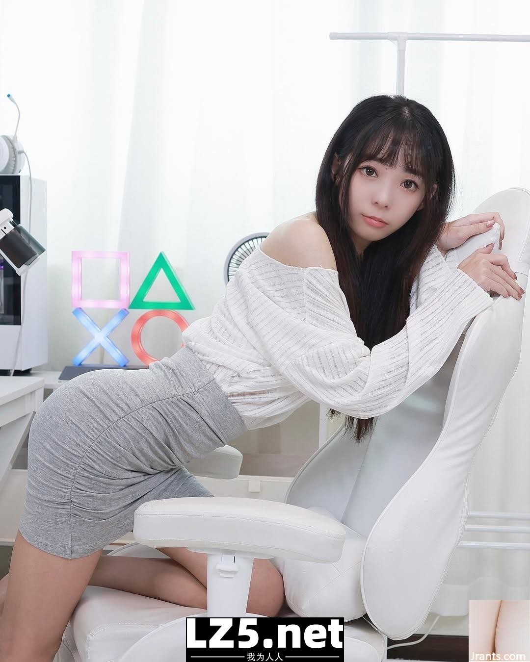 「千緒Tracy」絕頂嫩白身材露出 好吸引人 (10P)