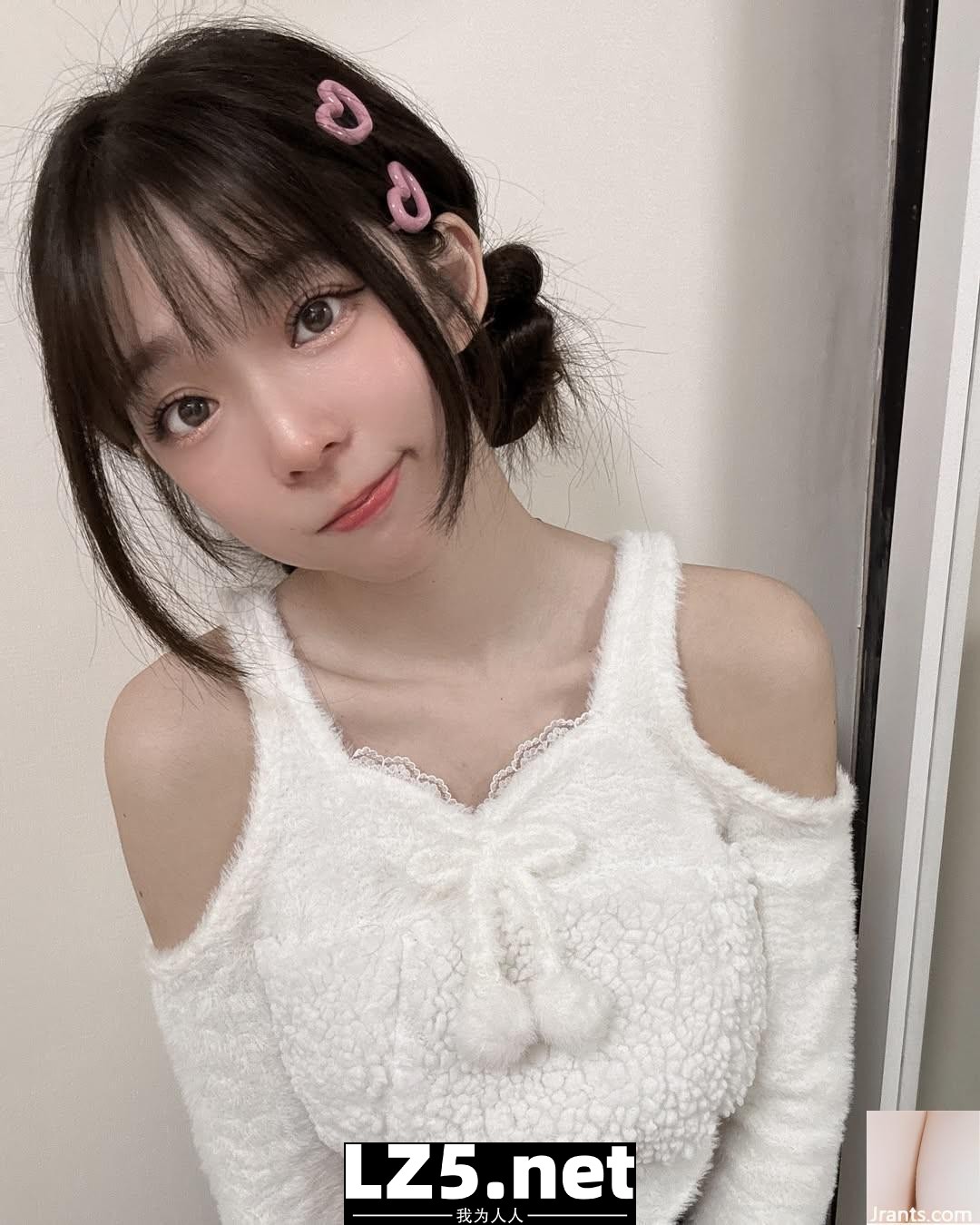 「千緒Tracy」絕頂嫩白身材露出 好吸引人 (10P)