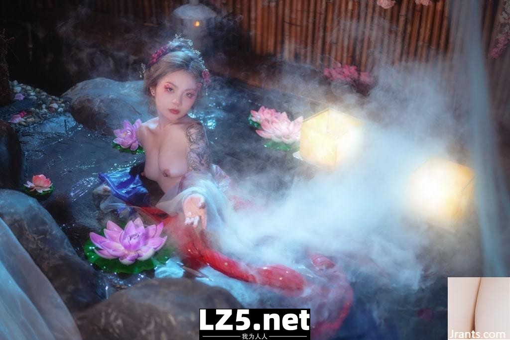 大奶古典美女 沐浴
