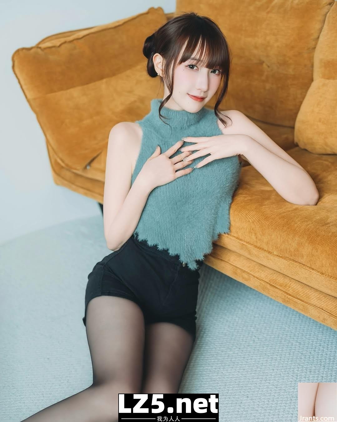 氣質美女「柯姿」誘人眼神與渾圓美乳佔據你的視線 (10P)