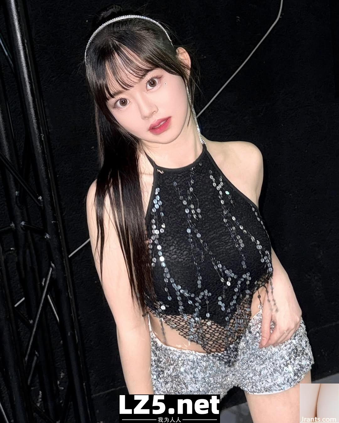 「貝兒」氣質妹胸型又大又圓 照片怎麼都香香 (10P)