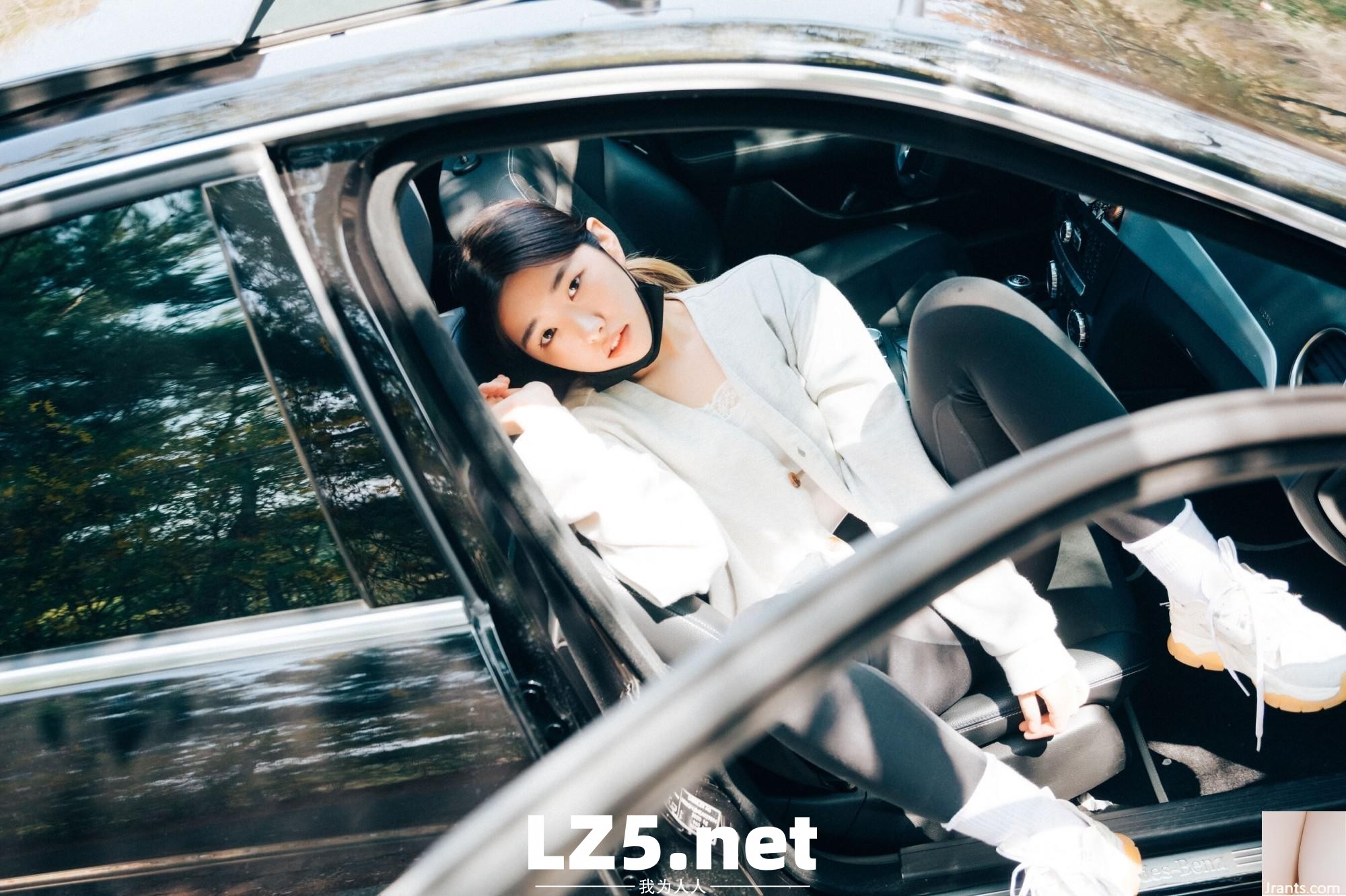 [套圖]  [Loozy] Sonson《Yano date》 (114P)