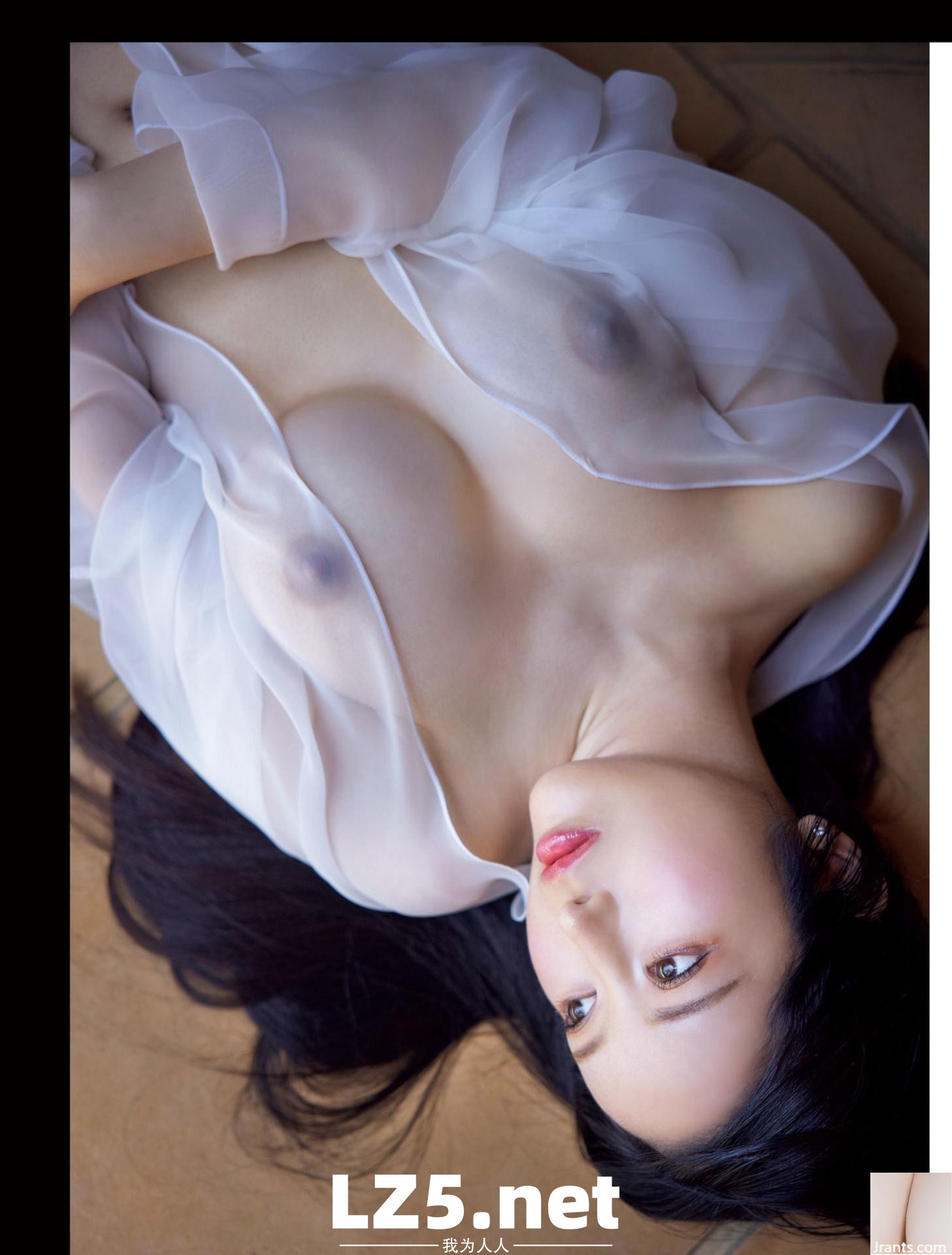 [白雪詩織] 渾圓線條身材讓人移不開視線 (12P)