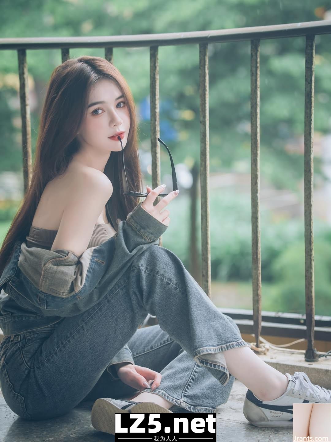 氣質美女「Zoey Zhang」優雅、曲線好兇 越看越惹火 (10P)