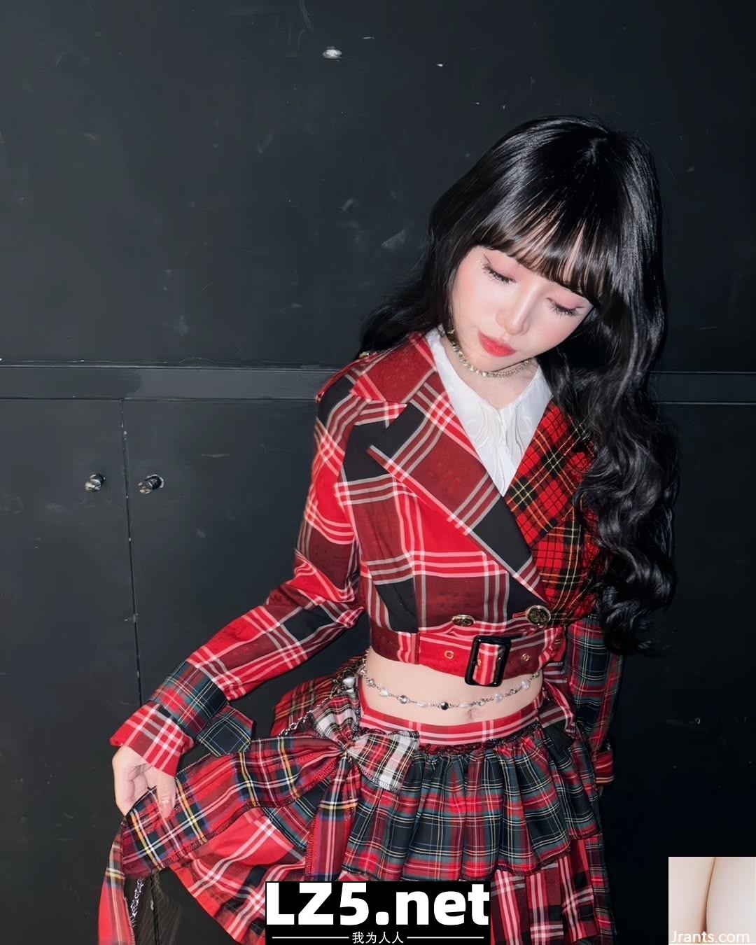 「IVY依函」撩人的側顏 散發出美艷的氣質 (10P)
