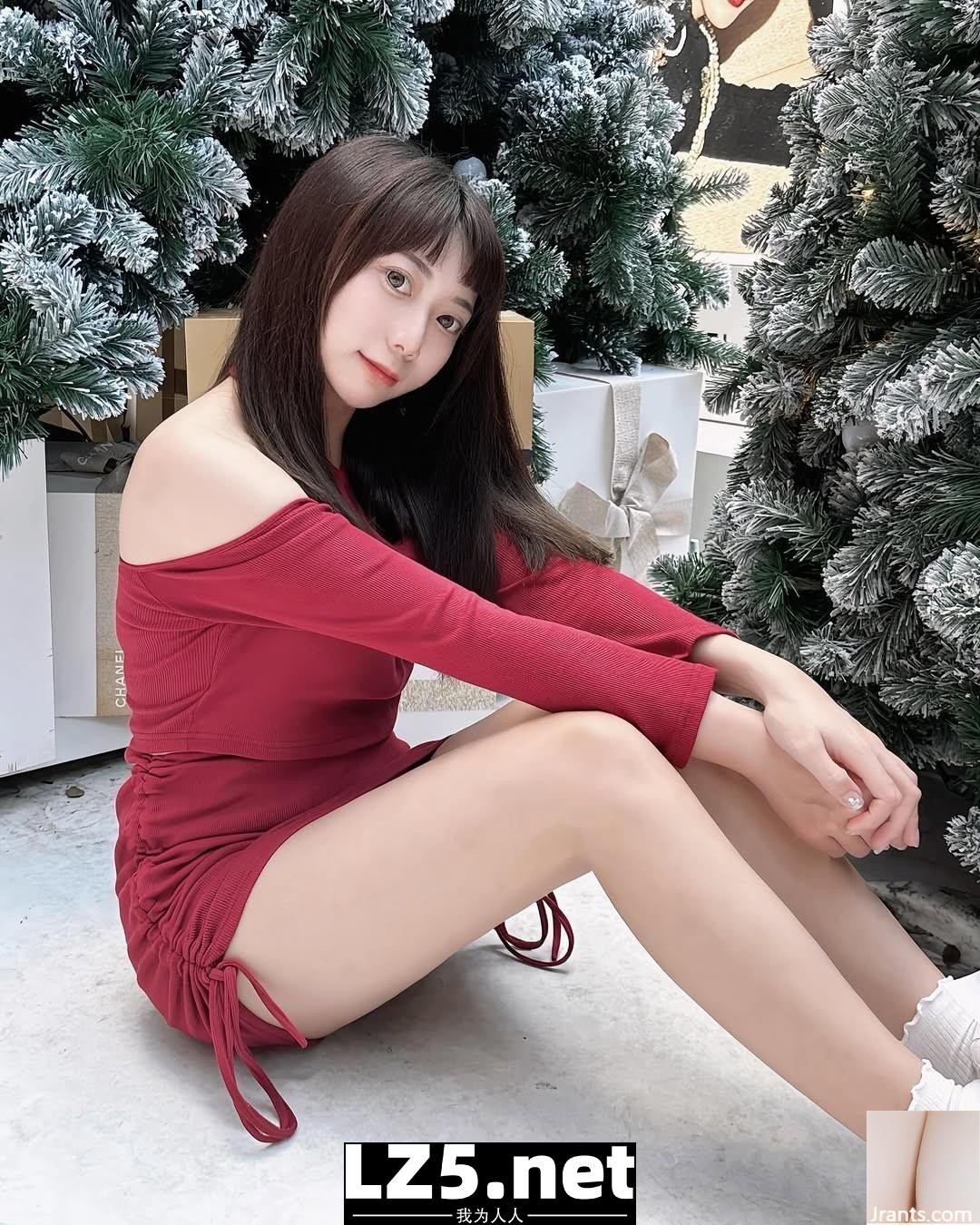 「妘薇yunwei」性感火辣白皙酥胸 看了好亢奮 (10P)