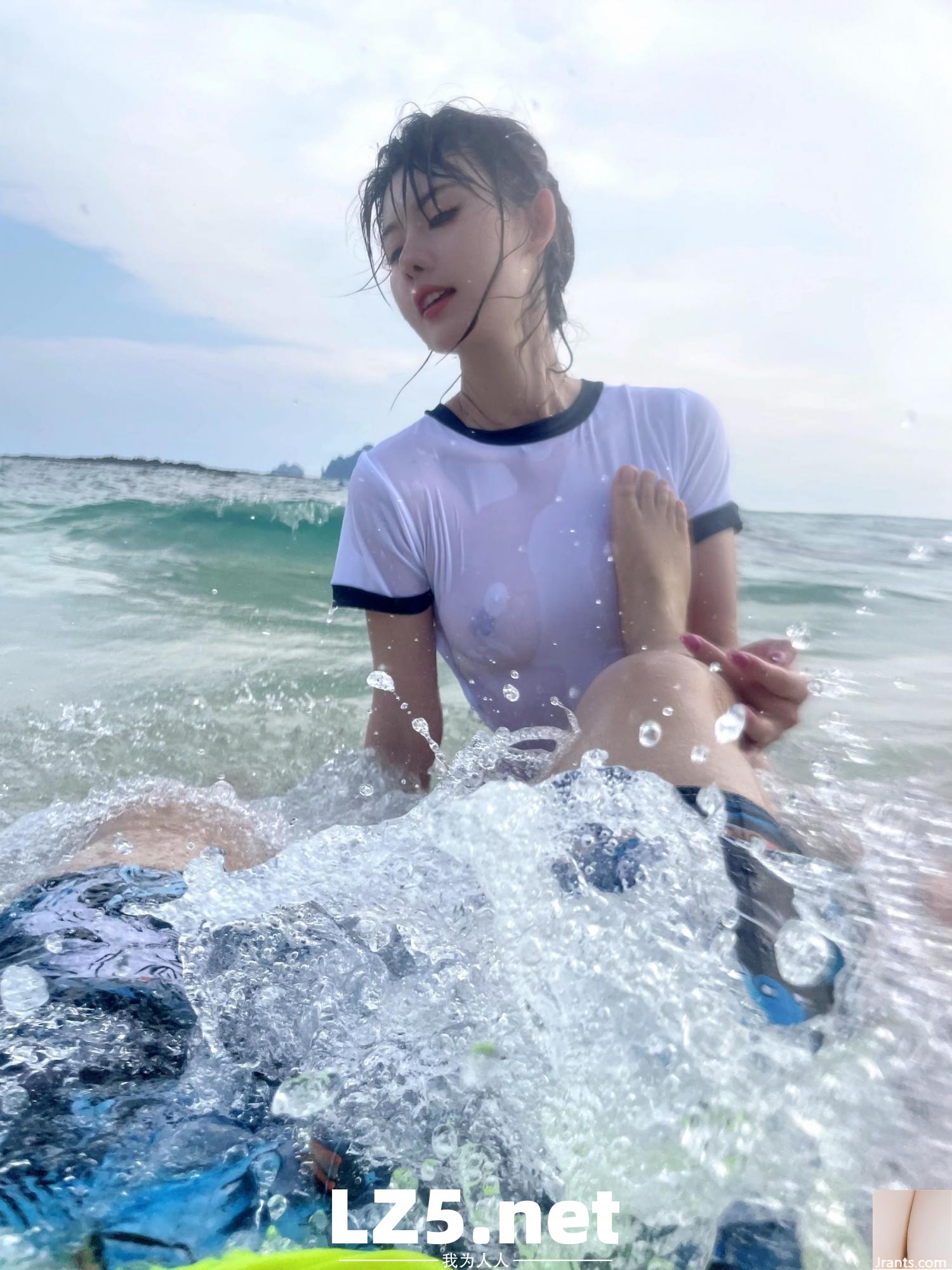 美女模特Azhua19970(阿朱啊) – 海島透視 (56P)
