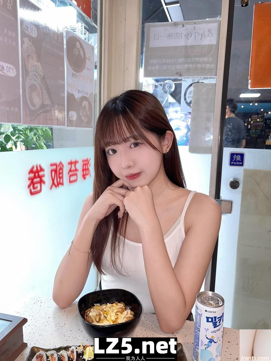 「Ashley」自然的美令人一見傾心 (10P)