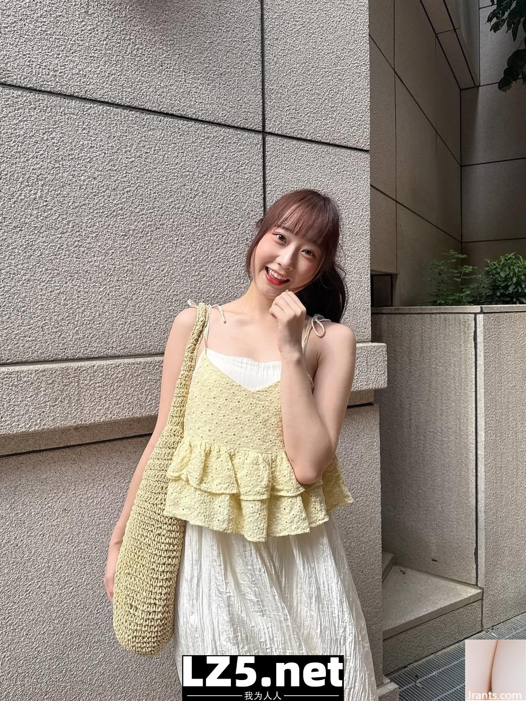 甜心女孩「饅頭」姣好身材若隱若現 令人陶醉 (10P)