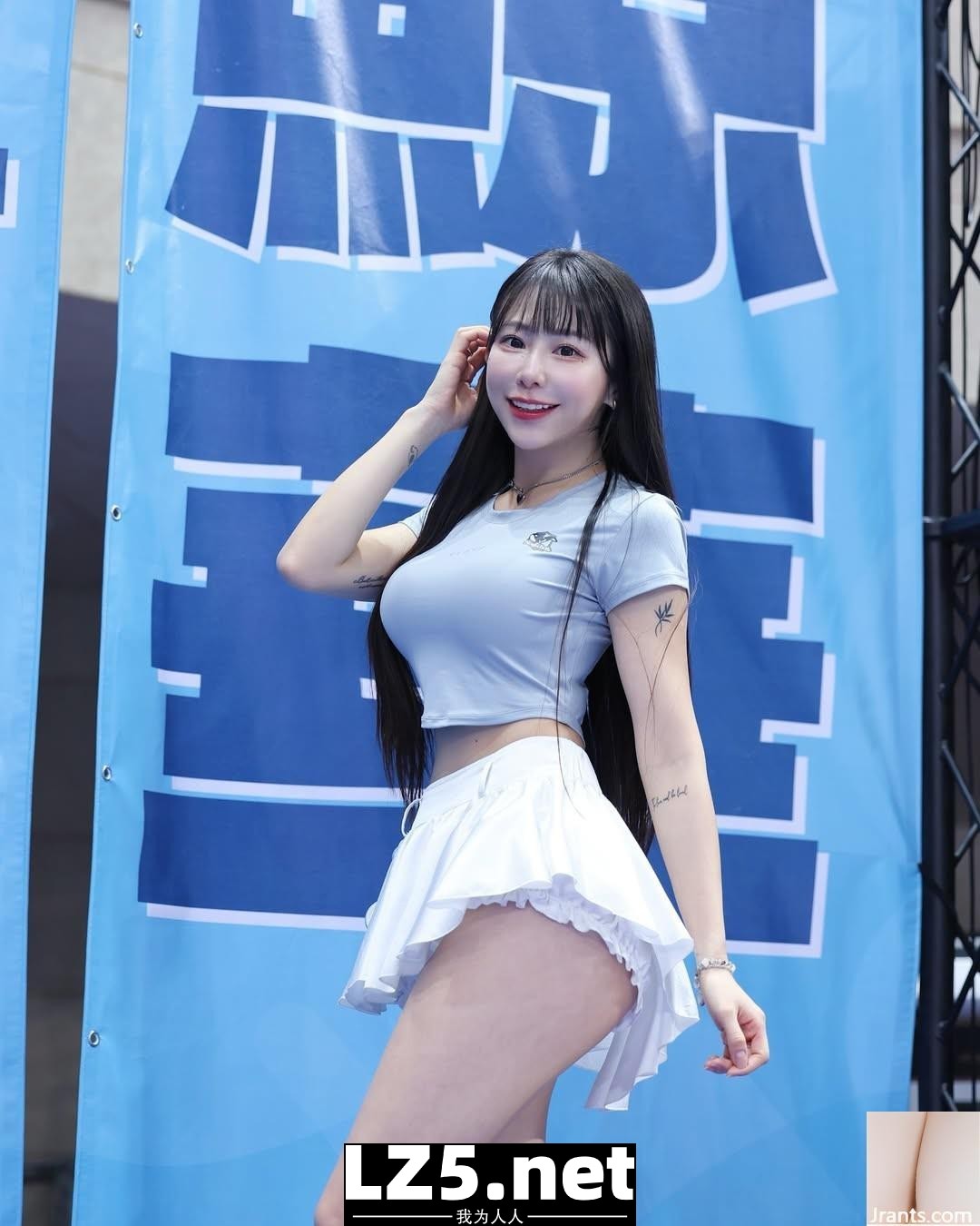 美乳女神「梓梓」豐滿驚人 滿滿的電力十足 (10P)