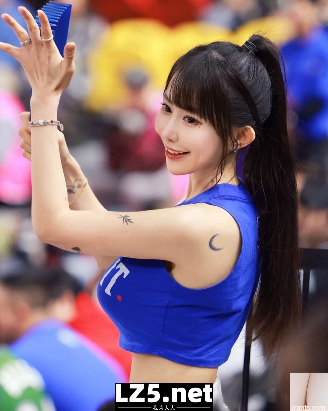 美乳女神「梓梓」豐滿驚人 滿滿的電力十足 (10P)