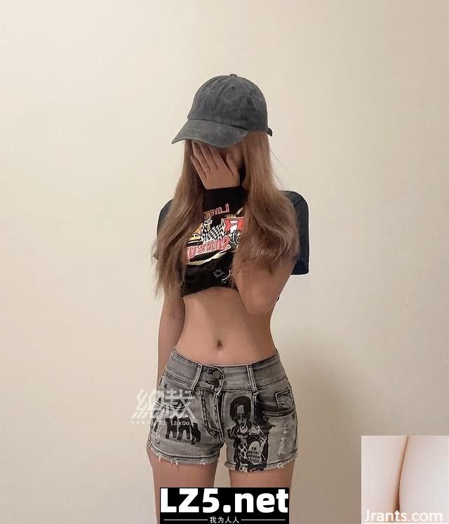 超萌正妹「總裁」天生麗質 (11P)