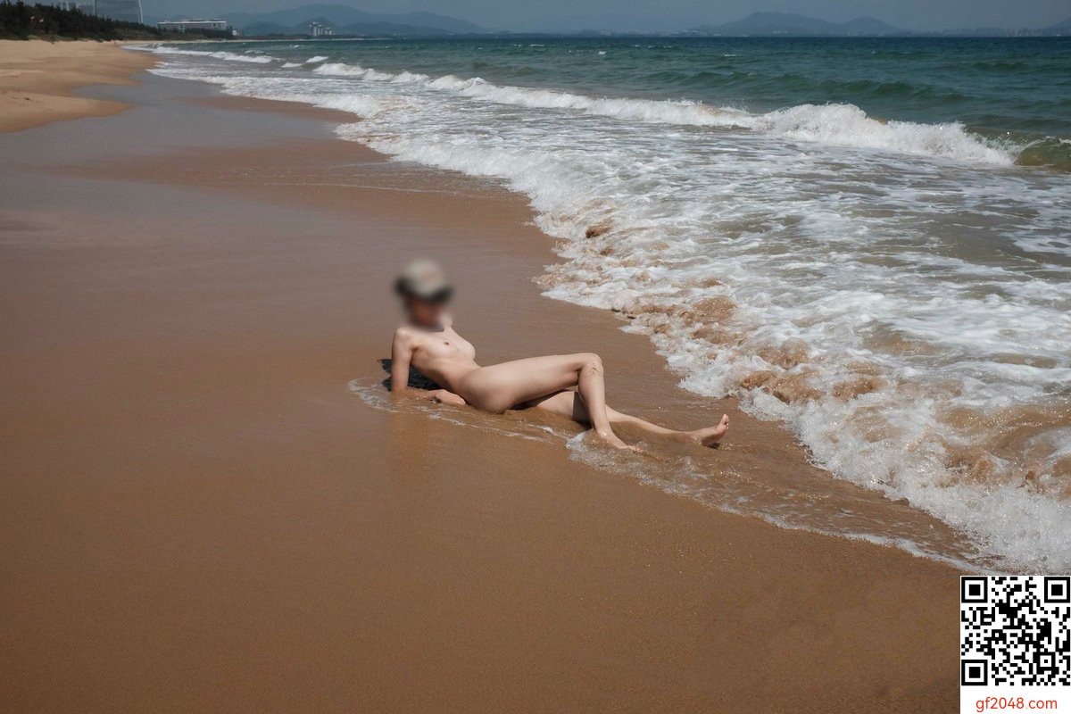 海灘裸露