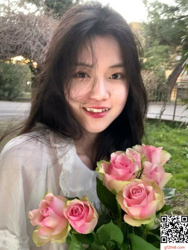 愛吃棒棒糖的美女