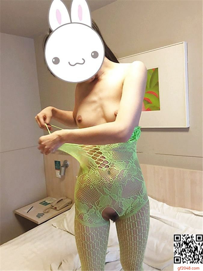 [自拍] 風騷情人在床上