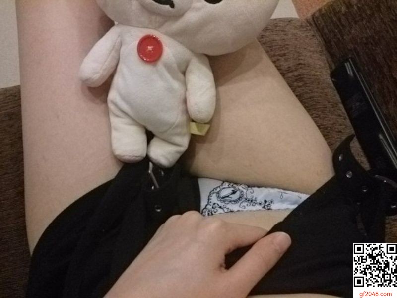 美少女還是處女哦！生理前想男生自拍攝的一些照片