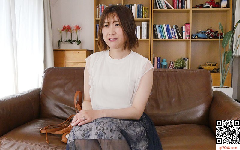 鮎川万里香：ド素人応募妻 旦那に内緒で普通のパート妻が秘めた性欲を爆発させ最後は