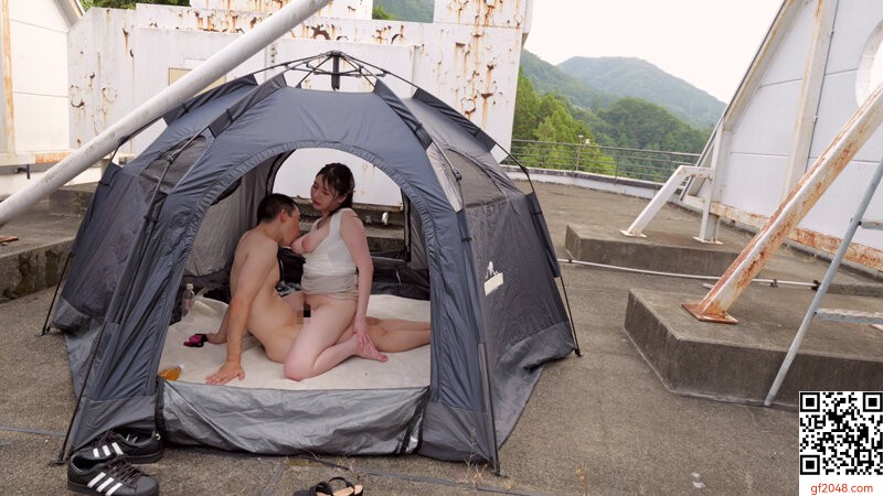 小坂ひまり：恥辱、陵●、小旅行…野外にポツンとテントを張ってSEX三昧 小坂ひまり
