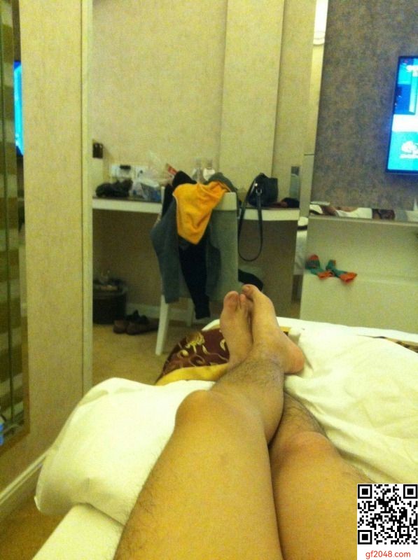 與公司女同事一起出差當晚就開砲拉