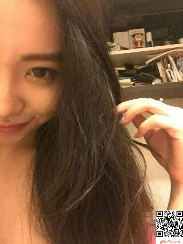 她在海邊等你來艹